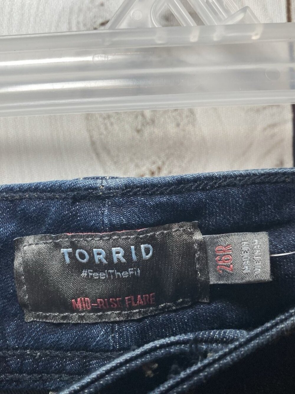 Torrid Women Feel The Fit Vintage Stretch Mid-Rise Flare Jean 26R New With Tag - Picture 3 of 7